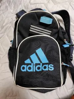 adidas リュックサック 黒/青