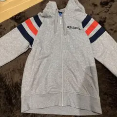 adidas グレー パーカー フード付き