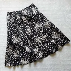 美品✨️a.v.v【M相当】花柄 ミッシェルクラン Aライン 黒／フレアスカート
