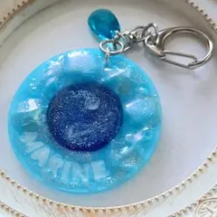 海月キーホルダー　海　くらげ　レジン