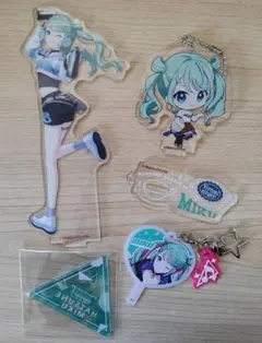 プロセカ　初音ミク　アクリルスタンド　キーホルダー　缶バッジ　まとめ売り