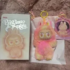 ラブブ　Big into Energy ぬいぐるみペンダント LOYALTY