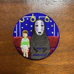 G ① ジブリ　刺繍缶バッジ 千と千尋の神隠し　スタジオジブリ