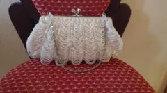 ROPEのヴィンテージ風ビーズパーティーバッグでエレガントなパーティーに！