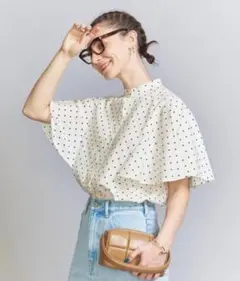 BEAUTY&YOUTH ドット&フラワーフレアスリーブブラウスのサムネイル