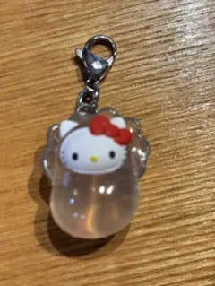 サンリオ　ハローキティ アクリルチャーム　オイスターのサムネイル