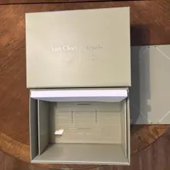空箱】Van Cleef & Arpels ジュエリーボックス 空箱＆冊子 - メルカリ