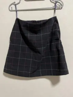 黒と赤のチェック柄タイトスカート　UNIQLO