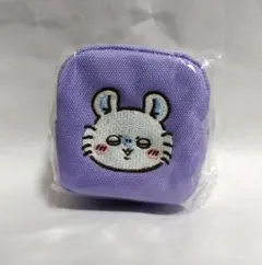 ちいかわ　カラビナつき刺繍スクエアミニポーチ　モモンガ