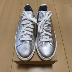 ほぼ未使用✨ECCO SOFT 8 レザー　シューズ　シルバー　24.0 ほぼ未使用✨ECCO SOFT 8 レザー シューズ シルバー 24.0 - メルカリ