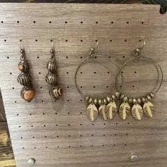 木製ビーズとリーフモチーフのピアスセット　NO、19、20