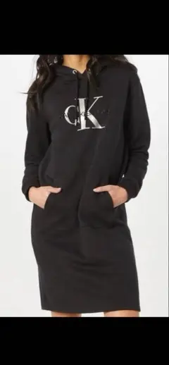 Calvin Klein Jeans フード付きワンピースパーカー