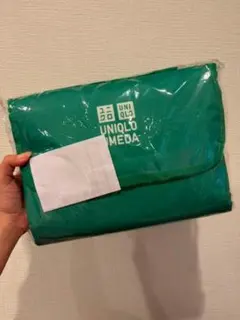 UNIQLO UMEDA オリジナルレジャーマット　オープン記念特別プレゼントのサムネイル