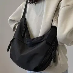 ボディバッグ ショルダバック 黒 ブラック 斜めがけ　大人カッコいい