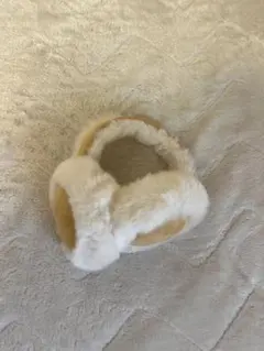 ホワイトファーイヤーマフ