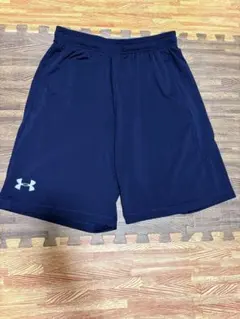 UNDER ARMOUR ショートパンツ ネイビー Mサイズのサムネイル