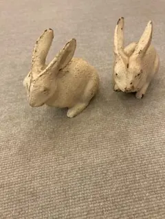 ウサギの金属製置物2個セット