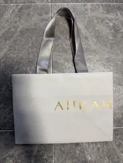 AHKAH ショッパー　紙袋のサムネイル