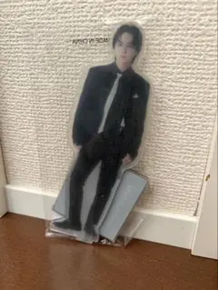 吉野北人★非売品 トラキン BIGアクスタ スーツ 2026年最新】吉野北人 アクリルスタンド ビッグの人気アイテム - メルカリ