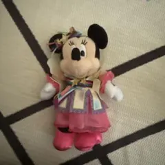 ミニーちゃんドレス キーホルダー 東京ディズニーリゾート - メルカリ