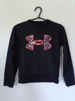 Under Armour 黒トレーナー YSM