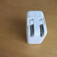 ホワイト電源アダプター 2ピン 1ポート
