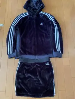 最終お値下げ！美品　adidas フェイクファーセットアップ 黒　Mサイズ