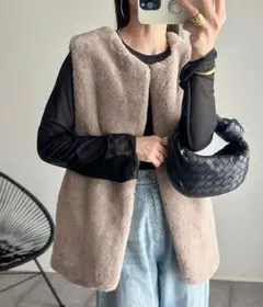 andme フェイクファーベスト