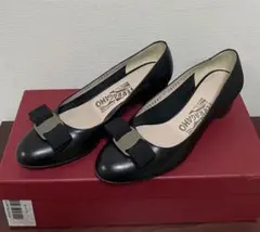 Ferragamo 黒 リボン付き パンプス