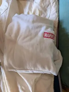 MARVEL ホワイトパーカー ¥3333~9割引のサムネイル
