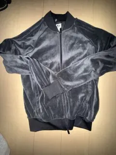 adidasトラックジャケットベロア