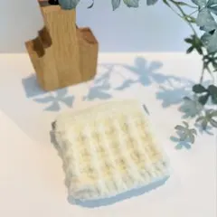 ふわふわ編み目のバネ口ミニポーチ アイボリー ハンドメイド イヤホンケース