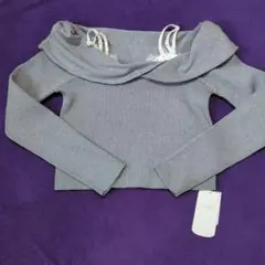 新品Chicoの重ね着風オフショルダーニット　グレー