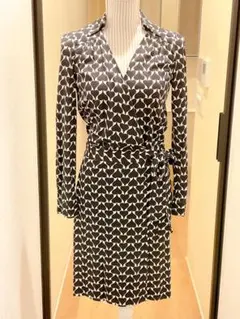 極美品⭐︎ダイアンフォンファステンバーグ　カシュクールワンピース ラップ 黒白