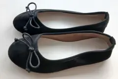 リボン付きフラットシューズ