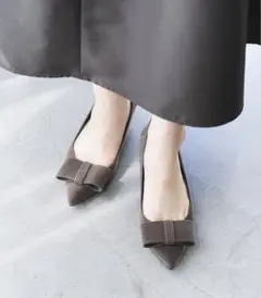4.5センチ　ポインテッドプレート　リボンパンプス