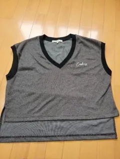 グレー Vネック ノースリーブ ベスト　美品