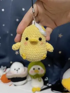 黄色いひよこ型あみぐるみ ストラップ付き