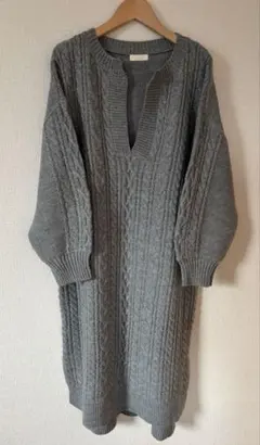アースミュージックエコロジー グレー ケーブル編み ニットワンピース