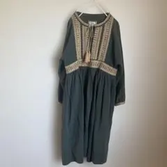 クリスプ刺繍リネンワンピース緑カーキチチカカチャイハネ