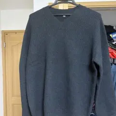 ユニクロ　ブラック Vネック リブ編みセーター