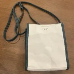 ショルダーバッグ　ホワイト　グリーン
