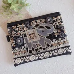 インド刺繍リボン　象さん　16㎝ポーチ　フェイクレザー　ハンドメイド　ブラック