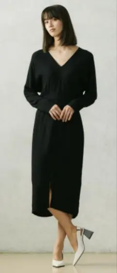 UNIQLO×Theory 黒 Vネック前スリット ワンピース Mサイズ