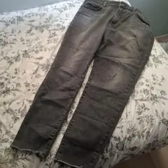 値下げしました！UNIQLO ダークグレー スキニーデニム 36