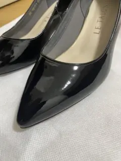LE TALON エナメルパンプス ブラックのサムネイル