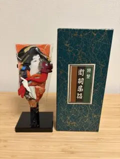 特製 御羽子板 弥生　飾り台付きのサムネイル