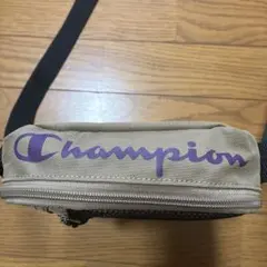 美品❗️champion ショルダーバッグ　ベージュのサムネイル