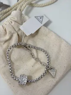 GUESS シルバー クリスタルブレスレット