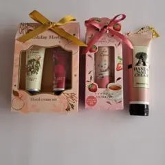 ハンドクリーム×3　リップクリーム×1